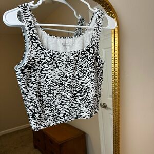 Athleta Shanti Square Neck
Cropped Tank Top Black & White